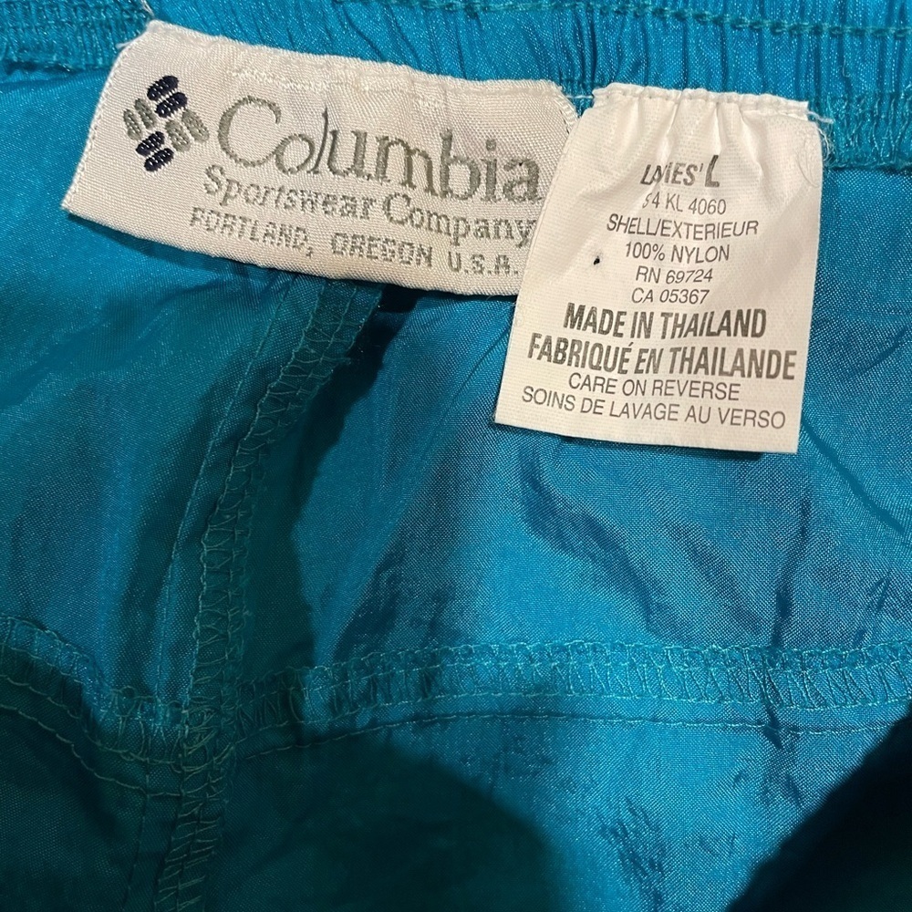Vintage 90s Columbia Nylon Shorts - Picture 4 of 5